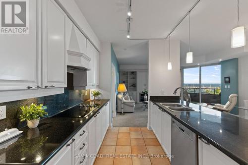 509 - 65 Port Street E, Mississauga, ON - Indoor Photo Showing Kitchen With Double Sink With Upgraded Kitchen