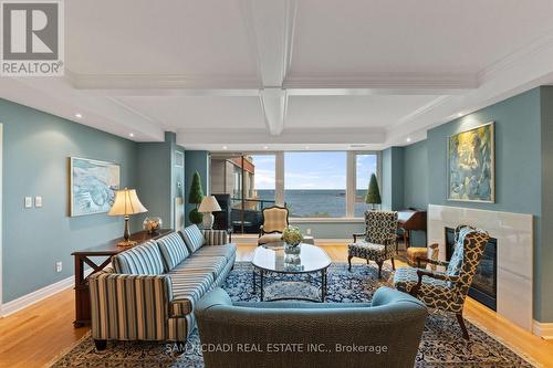 509 - 65 Port Street E, Mississauga, ON - Indoor Photo Showing Living Room