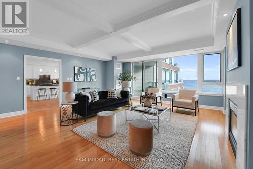 509 - 65 Port Street E, Mississauga, ON - Indoor Photo Showing Living Room