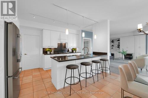 509 - 65 Port Street E, Mississauga, ON - Indoor Photo Showing Kitchen