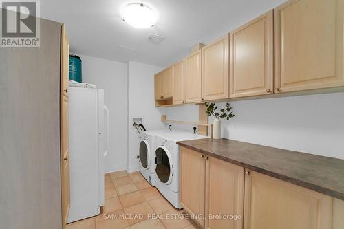 509 - 65 Port Street E, Mississauga, ON - Indoor Photo Showing Laundry Room