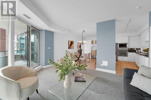 509 - 65 Port Street E, Mississauga, ON - Indoor Photo Showing Living Room