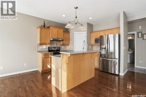 607 Beckett Crescent, Saskatoon, SK - Indoor Photo Showing Kitchen