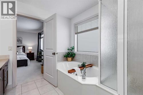 31 St Moritz Terrace Sw, Calgary, AB - Indoor Photo Showing Bathroom