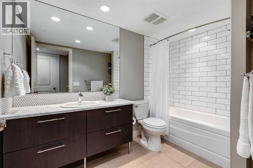31 St Moritz Terrace Sw, Calgary, AB - Indoor Photo Showing Bathroom