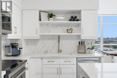 711 - 1600 Charles Street, Whitby (Port Whitby), ON - Indoor Photo Showing Kitchen
