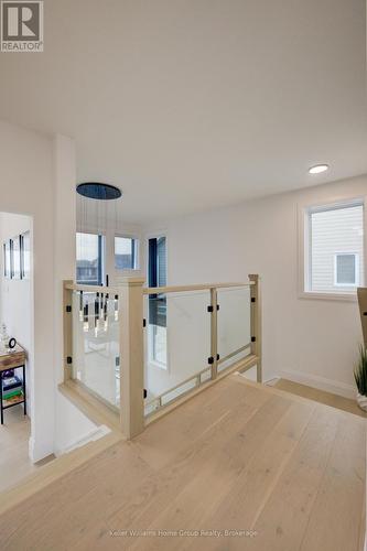 62 Lovett Lane, Guelph (Kortright West), ON - Indoor Photo Showing Other Room