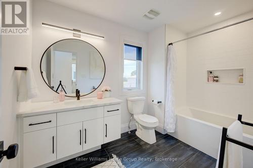 62 Lovett Lane, Guelph (Kortright West), ON - Indoor Photo Showing Bathroom