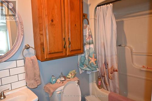 248 Cemetery Road, Gananoque, ON - Indoor Photo Showing Bathroom