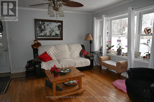 248 Cemetery Road, Gananoque, ON - Indoor Photo Showing Living Room