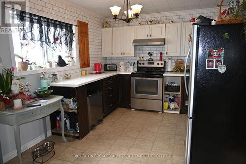 248 Cemetery Road, Gananoque, ON - Indoor Photo Showing Kitchen