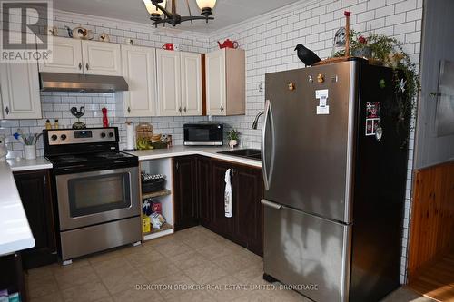 248 Cemetery Road, Gananoque, ON - Indoor Photo Showing Kitchen