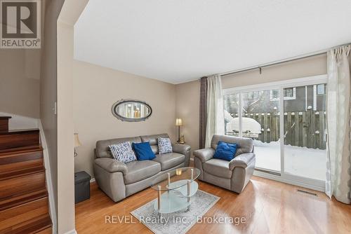 69 - 6767 Thorold Stone Road, Niagara Falls (Stamford), ON - Indoor Photo Showing Living Room