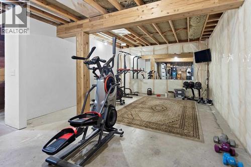 40 Bergen Place Nw, Calgary, AB - Indoor Photo Showing Gym Room