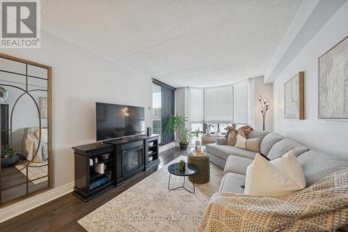 303 - 1540 Pickering Parkway, Pickering, ON - Indoor Photo Showing Living Room