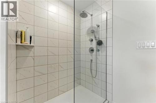 38 Lydia Lane, Paris, ON - Indoor Photo Showing Bathroom