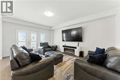 38 Lydia Lane, Paris, ON - Indoor Photo Showing Living Room