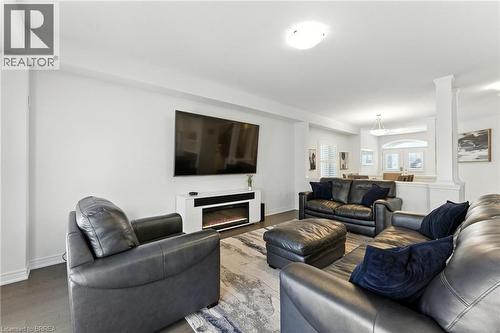 38 Lydia Lane, Paris, ON - Indoor Photo Showing Living Room