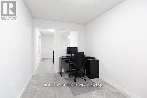 31 Frederick Taylor Way, East Gwillimbury, ON - Indoor