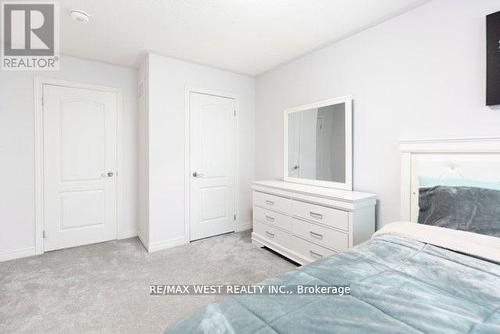 31 Frederick Taylor Way, East Gwillimbury, ON - Indoor Photo Showing Bedroom