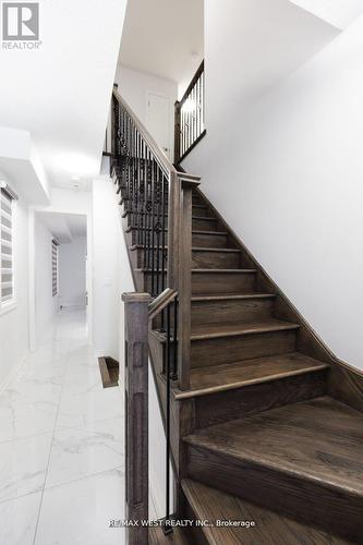 31 Frederick Taylor Way, East Gwillimbury, ON - Indoor Photo Showing Other Room