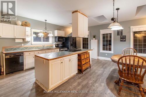 3021 Pinegrove Road, Springwater, ON - Indoor