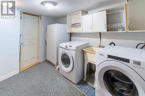 3021 Pinegrove Road, Springwater, ON - Indoor Photo Showing Laundry Room
