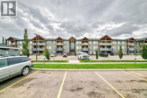 111, 1005B Westmount Drive, Strathmore, AB - Outdoor With Facade