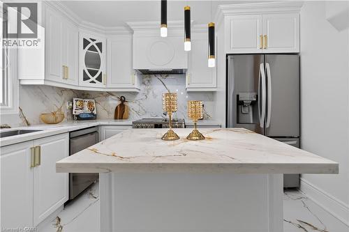 23 Edward Street, Hamilton, ON - Indoor Photo Showing Kitchen With Upgraded Kitchen