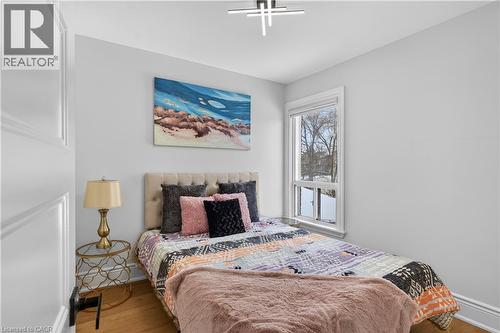 23 Edward Street, Hamilton, ON - Indoor Photo Showing Bedroom