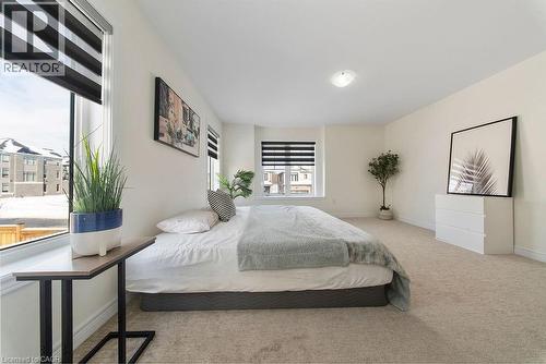 175 Blackbird Way, Mount Hope, ON - Indoor Photo Showing Bedroom