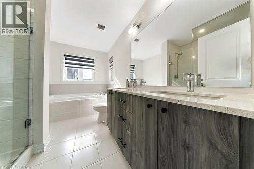175 Blackbird Way, Mount Hope, ON - Indoor Photo Showing Bathroom