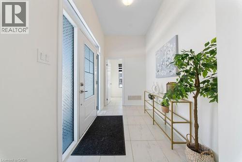 175 Blackbird Way, Mount Hope, ON - Indoor Photo Showing Other Room