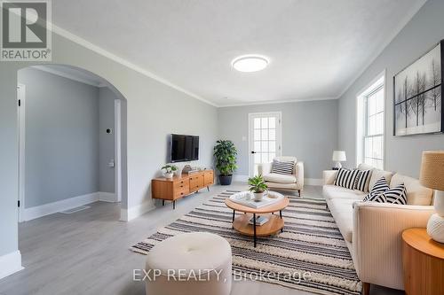 Virtually Staged - 728 Gorham Road, Fort Erie, ON - Indoor Photo Showing Living Room