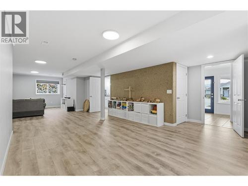 1492 Longley Crescent, Kelowna, BC - Indoor