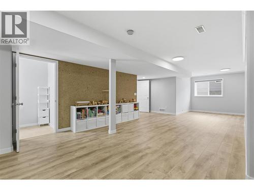 1492 Longley Crescent, Kelowna, BC - Indoor Photo Showing Other Room