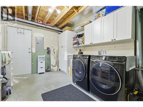1492 Longley Crescent, Kelowna, BC - Indoor Photo Showing Laundry Room