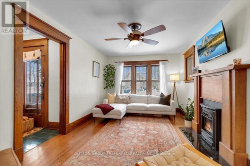 18 Tecumseh Avenue E, London South (South F), ON - Indoor With Fireplace