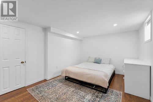 18 Tecumseh Avenue E, London South (South F), ON - Indoor Photo Showing Bedroom