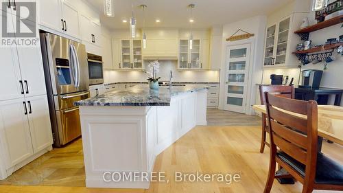 6264 Nick Adams Road, Ottawa, ON - Indoor Photo Showing Kitchen With Upgraded Kitchen