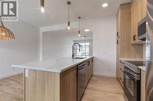 267 Sora Boulevard, Calgary, AB - Indoor Photo Showing Kitchen With Upgraded Kitchen