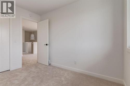 267 Sora Boulevard, Calgary, AB - Indoor Photo Showing Other Room