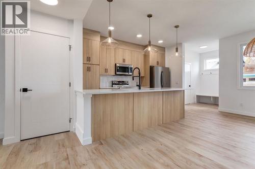 267 Sora Boulevard, Calgary, AB - Indoor Photo Showing Kitchen