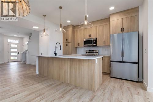 267 Sora Boulevard, Calgary, AB - Indoor Photo Showing Kitchen With Upgraded Kitchen
