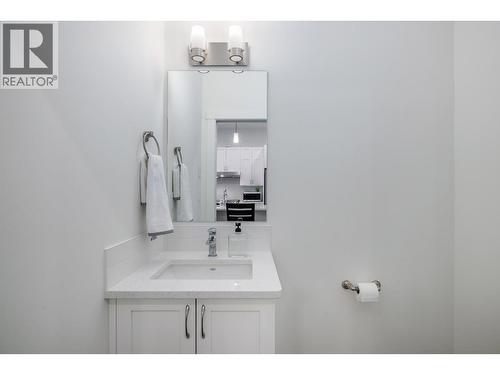 1428 Tower Ranch Drive, Kelowna, BC - Indoor Photo Showing Bathroom