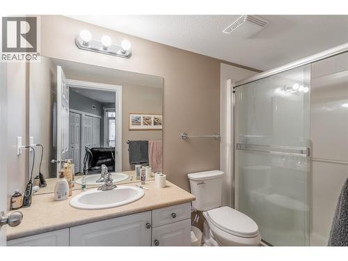 1088 Sunset Drive Unit# 435, Kelowna, BC - Indoor Photo Showing Bathroom