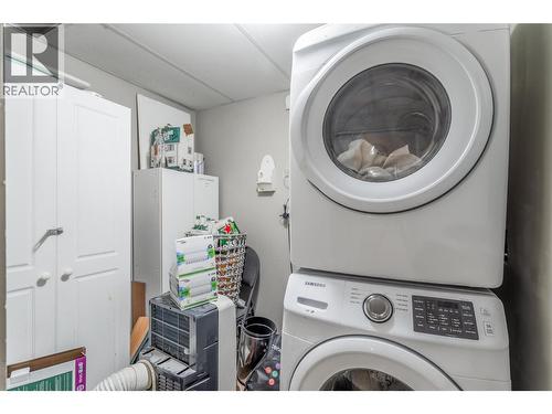 1088 Sunset Drive Unit# 435, Kelowna, BC - Indoor Photo Showing Laundry Room