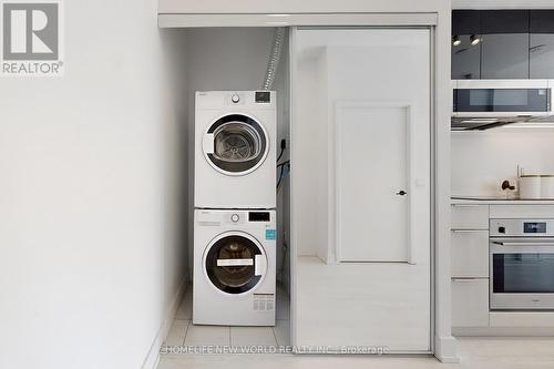 1004 - 308 Jarvis Street, Toronto, ON - Indoor Photo Showing Laundry Room