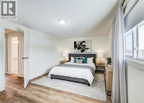 839 Doon Village Road, Kitchener, ON - Indoor Photo Showing Bedroom