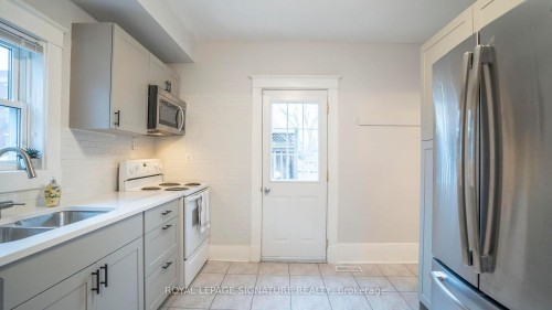 2 Mcdonald Avenue, London North, ON - Indoor Photo Showing Kitchen With Double Sink